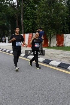Runner Photo 4302676