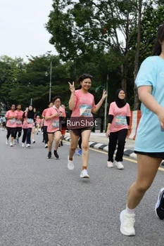 Runner Photo 4302682