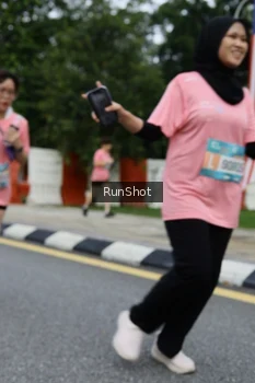 Runner Photo 4302700