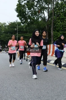 Runner Photo 4302717