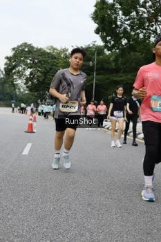 Runner Photo 4302726