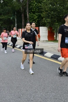 Runner Photo 4302733