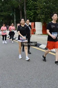Runner Photo 4302734