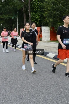 Runner Photo 4302737