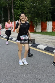 Runner Photo 4302743