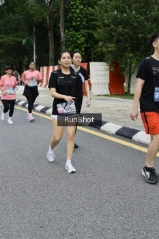 Runner Photo 4302746