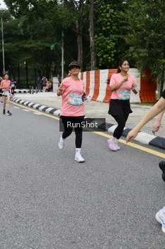Runner Photo 4302759