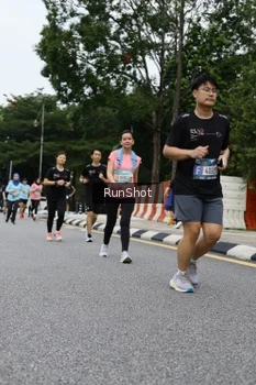 Runner Photo 4302762