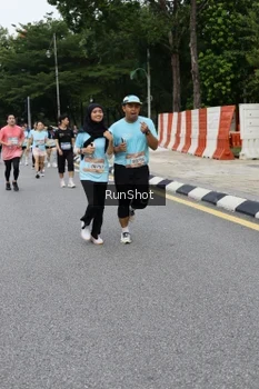 Runner Photo 4302765