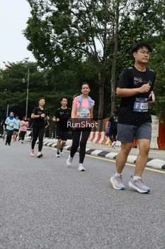 Runner Photo 4302790
