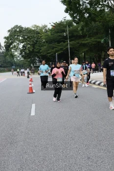 Runner Photo 4302800