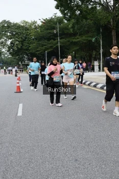 Runner Photo 4302801