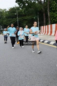 Runner Photo 4302812