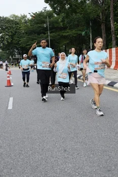 Runner Photo 4302835