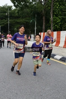 Runner Photo 4302864