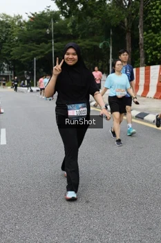 Runner Photo 4302870
