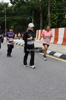 Runner Photo 4302875