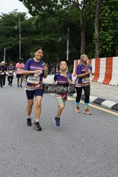 Runner Photo 4302876