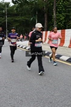Runner Photo 4302878