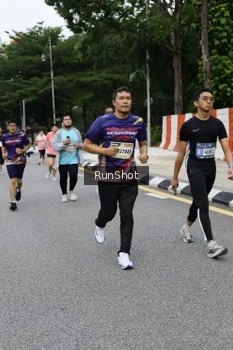 Runner Photo 4302898