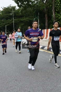 Runner Photo 4302899