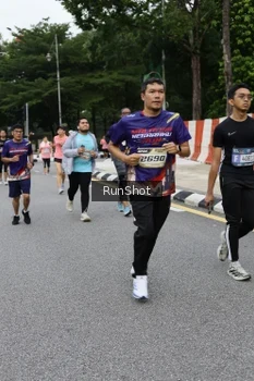Runner Photo 4302901