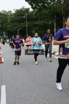 Runner Photo 4302903