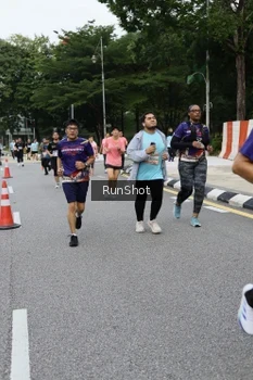 Runner Photo 4302914