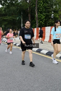 Runner Photo 4302917