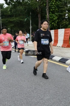 Runner Photo 4302918