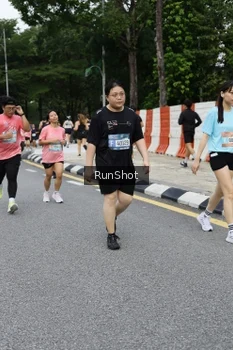 Runner Photo 4302925