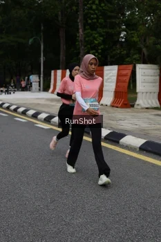 Runner Photo 4302941