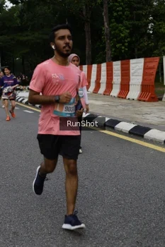 Runner Photo 4302943