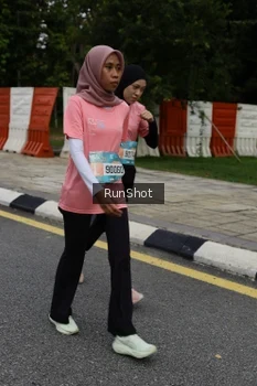 Runner Photo 4302960