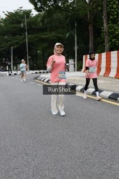 Runner Photo 4302990