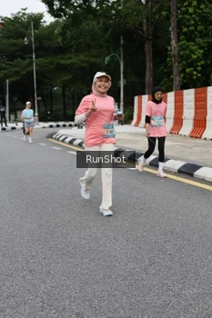 Runner Photo 4302998