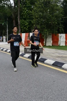 Runner Photo 4303021