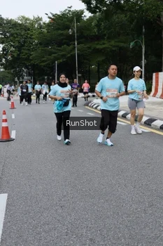 Runner Photo 4303024