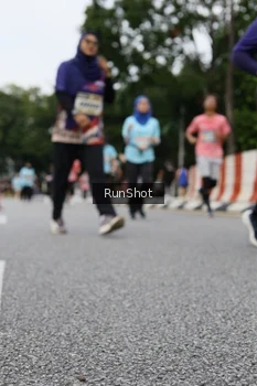 Runner Photo 4303030