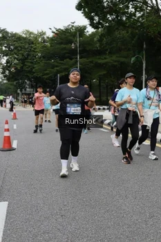 Runner Photo 4303078