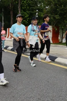 Runner Photo 4303090