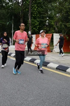 Runner Photo 4303097