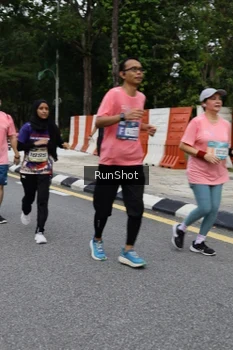 Runner Photo 4303103