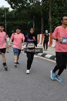 Runner Photo 4303119