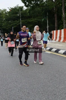 Runner Photo 4303136