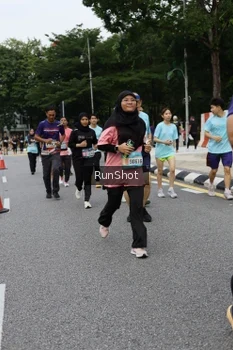 Runner Photo 4303146