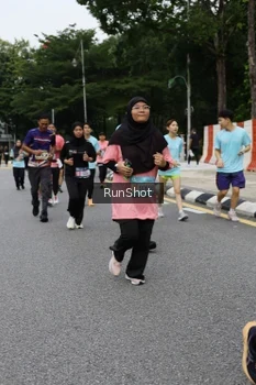 Runner Photo 4303148