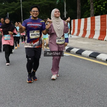 Runner Photo 4303151