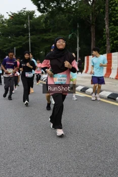 Runner Photo 4303153