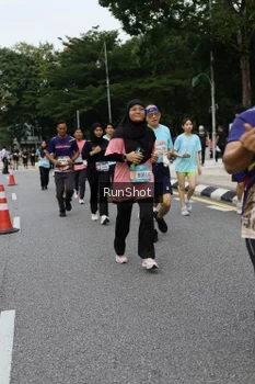 Runner Photo 4303155
